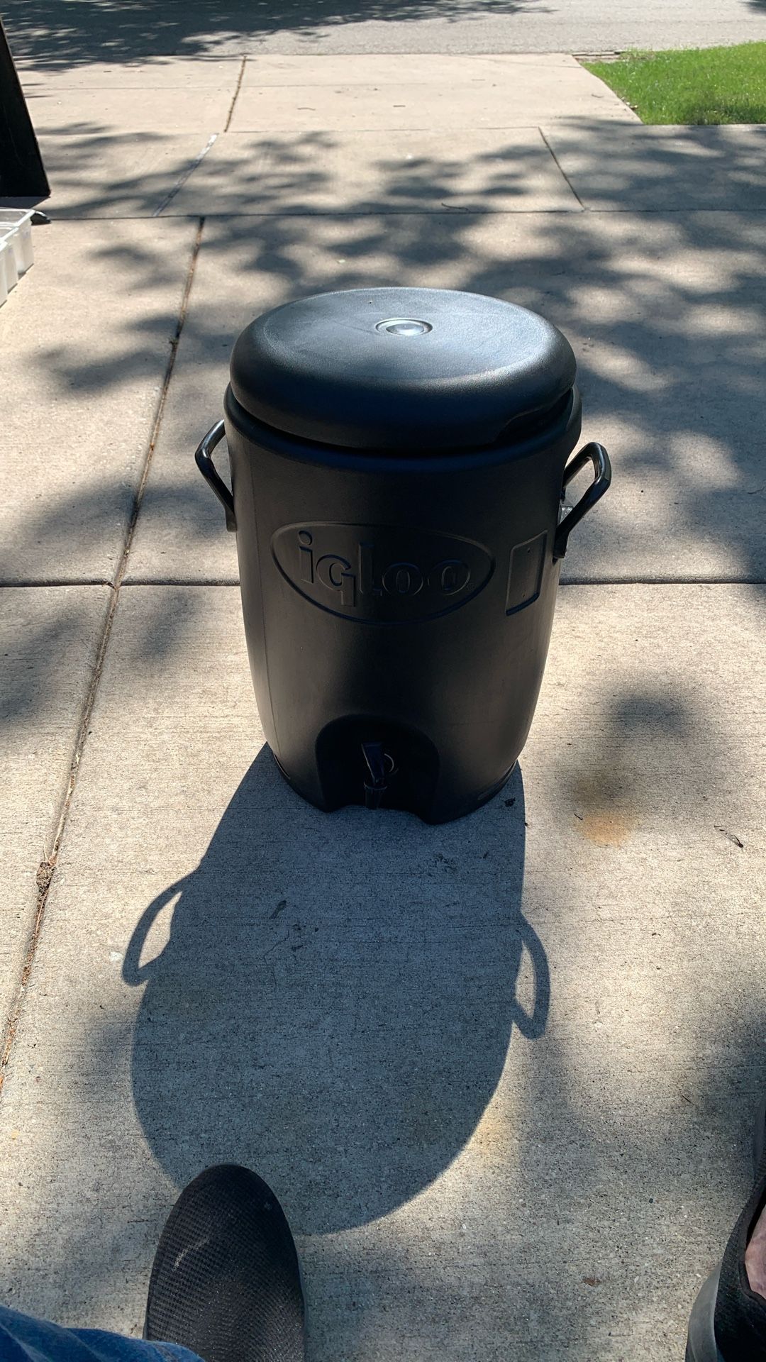 Igloo Drink Cooler