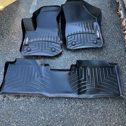 2019 BUICK Envision AWD 4dr Essence Weathertech Mats.