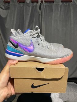 Sz 11 Nike LeBron $20 FIRM NO TRADES