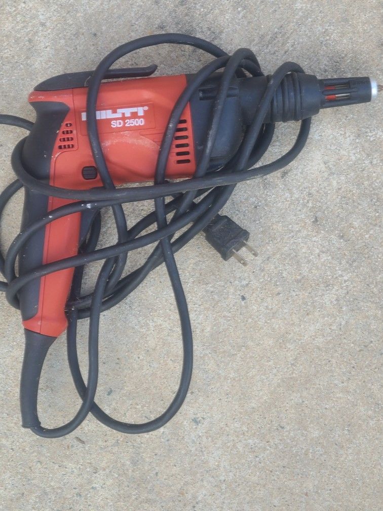 hitting SD 2500 drywall screw gun