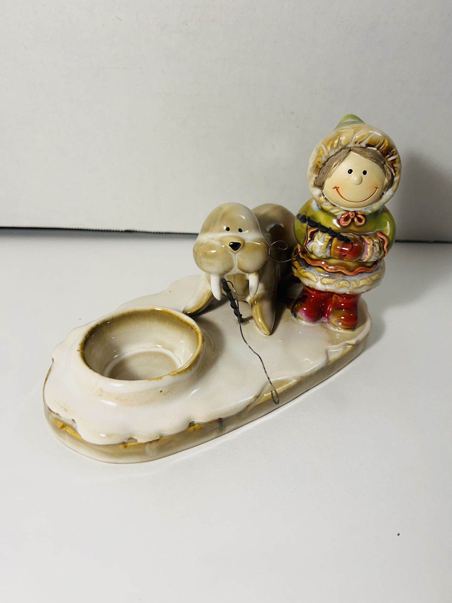 Yankee Candle Eskimo series tea-light candle holder “Girl Fishing with Seal”
