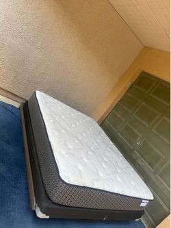Queen Bed Set (Delivery Available)