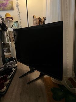 TV with Stand VISIO & Roku