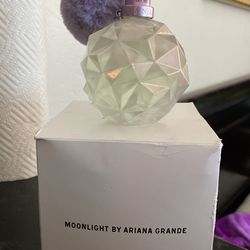 Brand New Ariana Grande Perfume “MOONLIGHT”