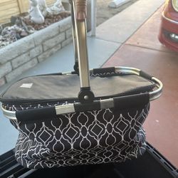 Igloo Fabric Insulated Picnic Basket 11x17x8h