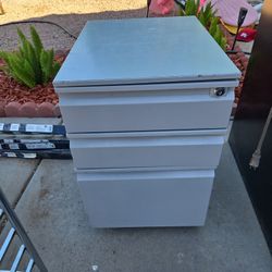 File Cabinet With Wheels