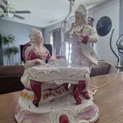 VINTAGE ITALIAN MUSICIANS PORCELAIN LAMP