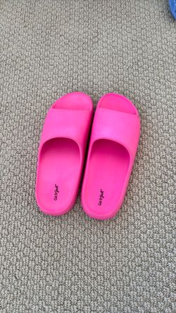 Pink cat and jack slides size 6 woman’s