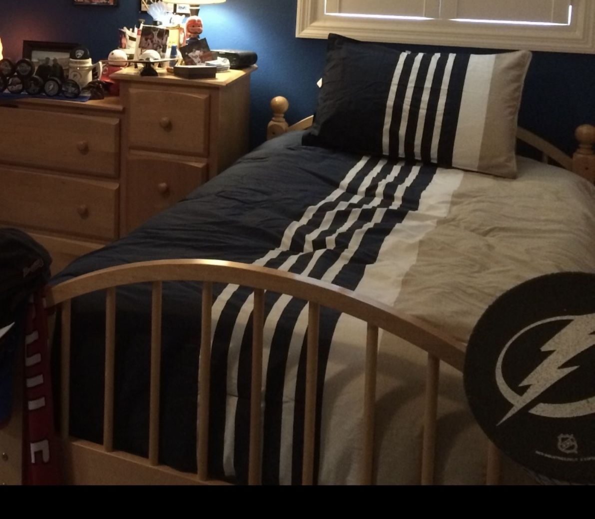 Twin Bed And Mattress