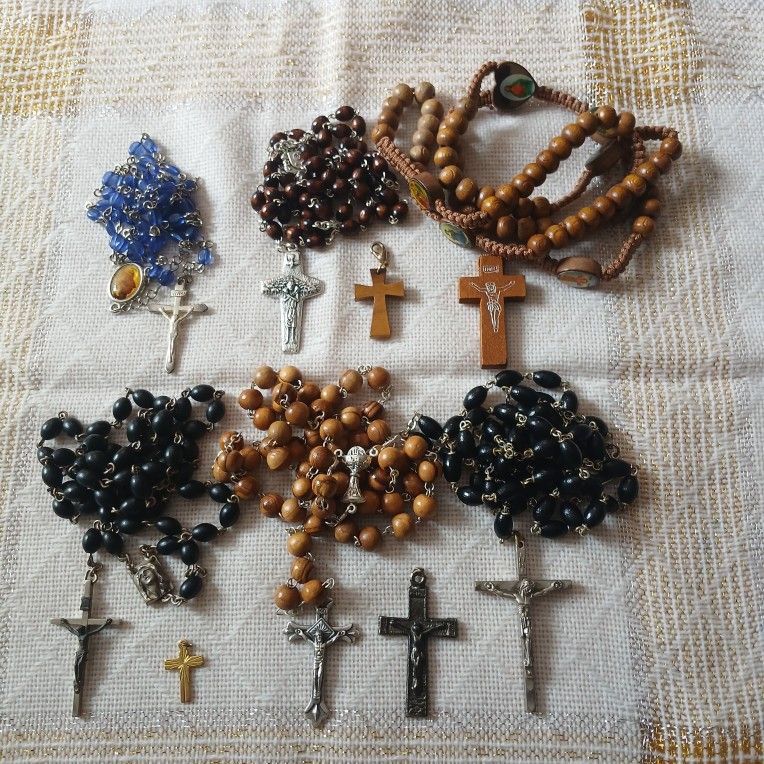 Vintage/Modern Catholic Religious Jewelry, Rosary Lot, Crosses