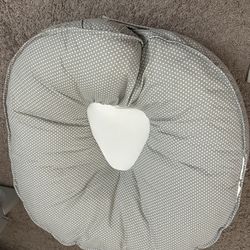 Baby lounge pillow