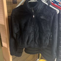 Crop North Face Sweater