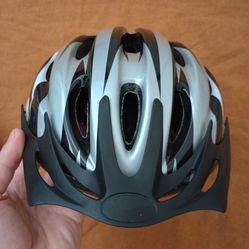 Bicycle helmet