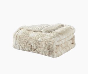 Sherpa throw