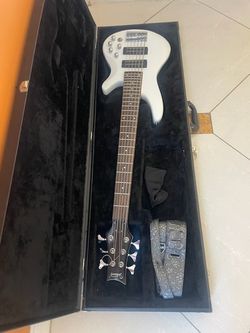 bass guitar