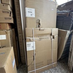 Hi everyone we have this beautiful shower set   this shower comes with everything #1 walls #2 BASE #3GLASS DOOR/#4 SAOP HOLDERS /#5 DRAIN PIPE/ a reta