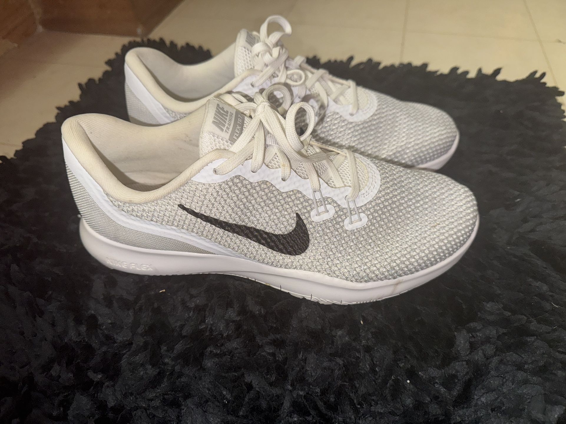 NIKE RUNNING SNEAKERS!!! GREAT CONDITION!!!
