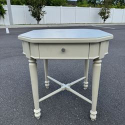Broyhill Side Table 