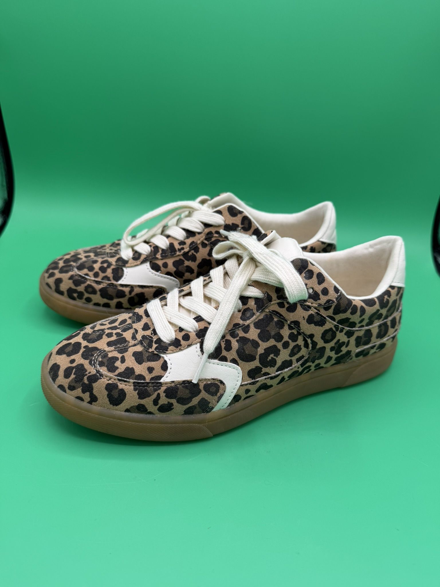 Blowfish Malibu Women's Tastic Lace Up Sneaker Leopard 7.5M Excellent Condition