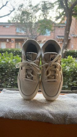 Reebok Size 8 Women