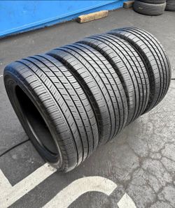 225-55R17 Michelin tires usadas en perfecta condición 80%life