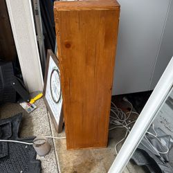 Key card release gun shelf