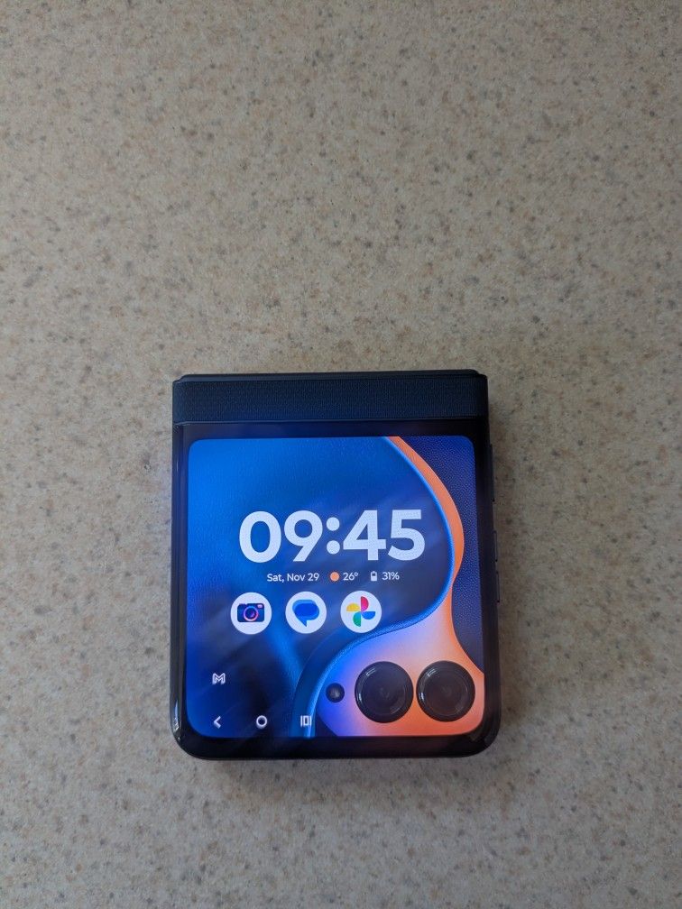 Boost Mobile Motorola Razr 2025 Not Unlocked 