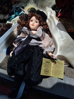 VERY NICE VINTAGE PORCELAIN DOLLS