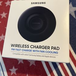 SAMSUNG WIRELESS CHARGES PAD