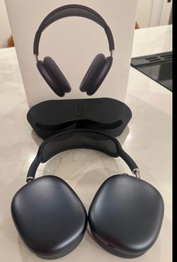 AirPod maxes black