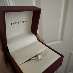 Engagement Ring And Diamonds Necklace 