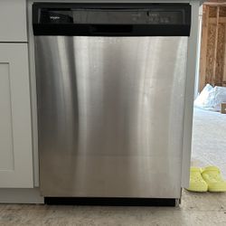 Whirlpool 24” Stainless Steel Front Control Built-in Tall Tub Dishwasher