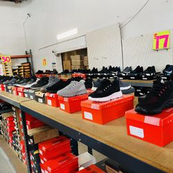 Beautiful Man Tennis Shoes $20 