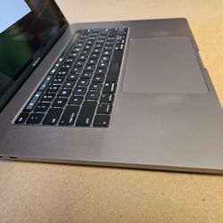 Macbook Pro i9 16" Screen 32gb Ram 1TB SSD Drive 8 Core