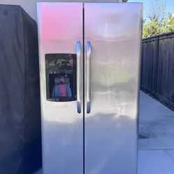 Frigidaire Side-by-side Refrigerator 