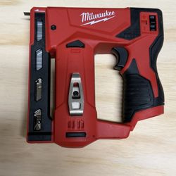 Milwaukee M12 3/8 Crown Stapler