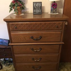 Bassett Mid-Century Dresser w/Mirror & Chest of Drawers