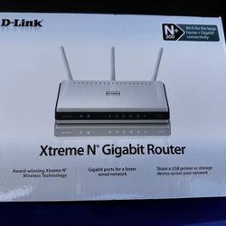 D-Link Wireless N300+ Mbps Extreme-N Gigabit Router (DIR-655)