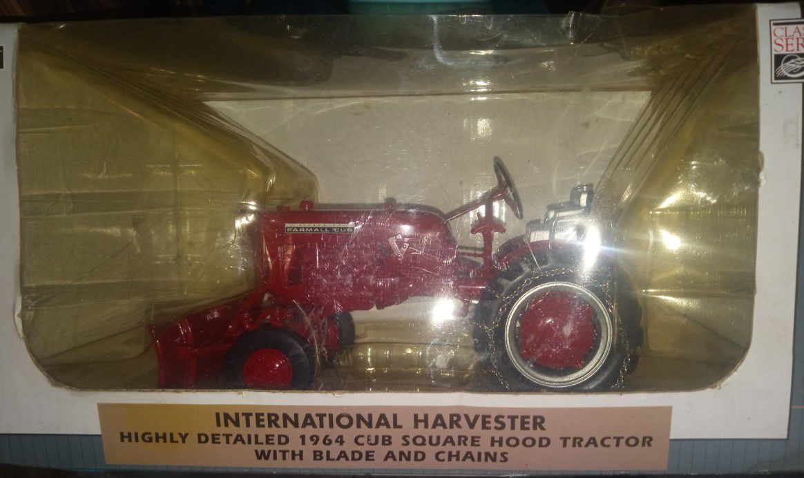 1964 International Harvester Cub Square Hood Tractor