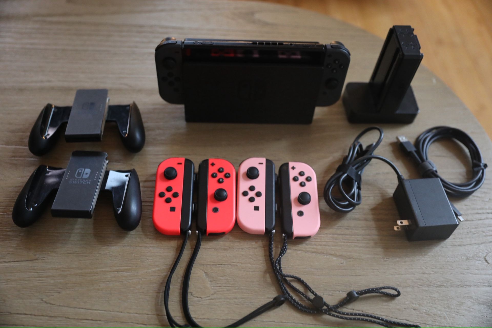 Nintendo Switch, Controllers, Charger, Pokémon Shield