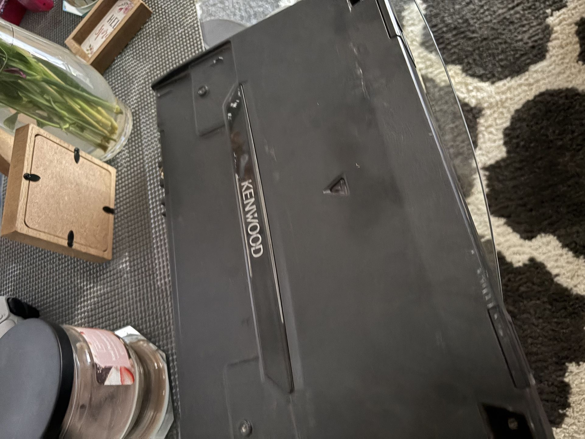 Amp For 2 12in Speakers  