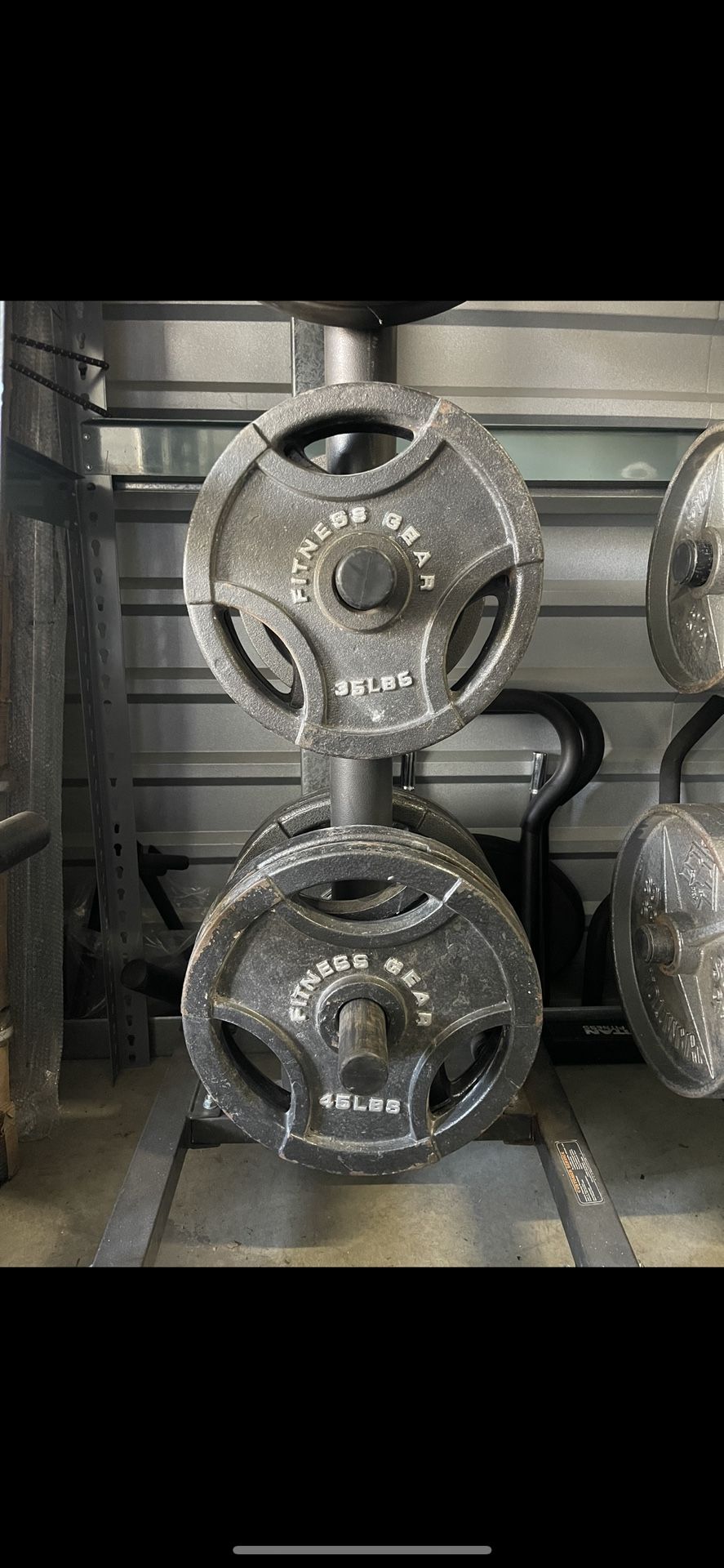 160 lbs FITNESS GEAR Olympic Weight Plates…. Home Gym Fitness…. 2 X 35 lbs 2 X 45 lbs 160 lbs total $150 Price Is Firm!!!!
