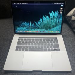 MacBook Pro 15 Inch 2018