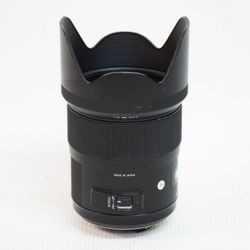 Sigma 35mm F/1:1.4 DG / 67 Camera Lens