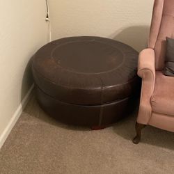 1 Round Ottoman