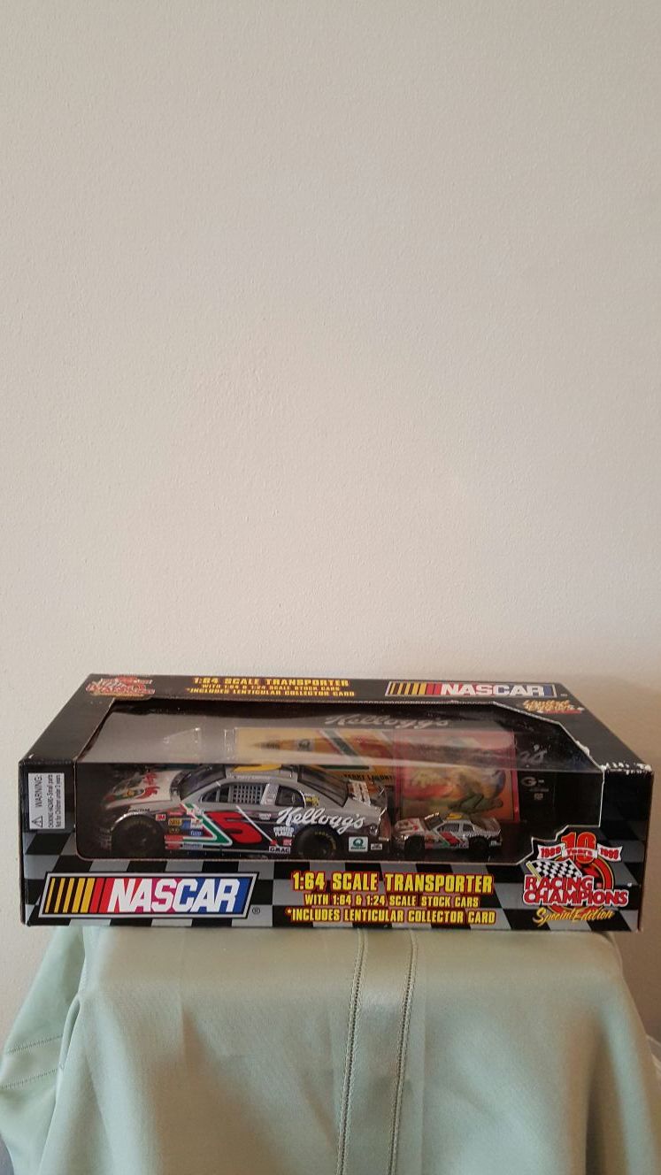 Terry Labonte Kelloggs 1999 Chevrolet Monte Carlo X 2 with semi 1:64 Scale Transporter