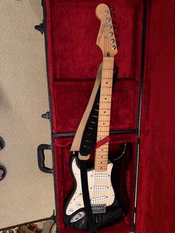 Fender Stratocaster Electric Guitar with Case