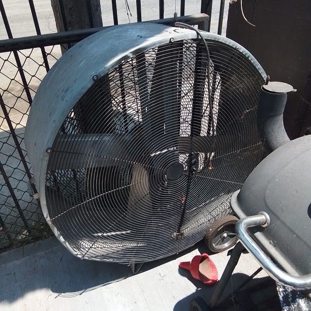 4ft Round Industrial Fan
