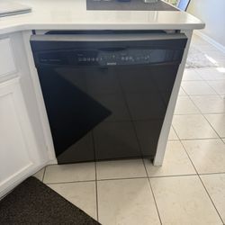 Black Dishwasher 