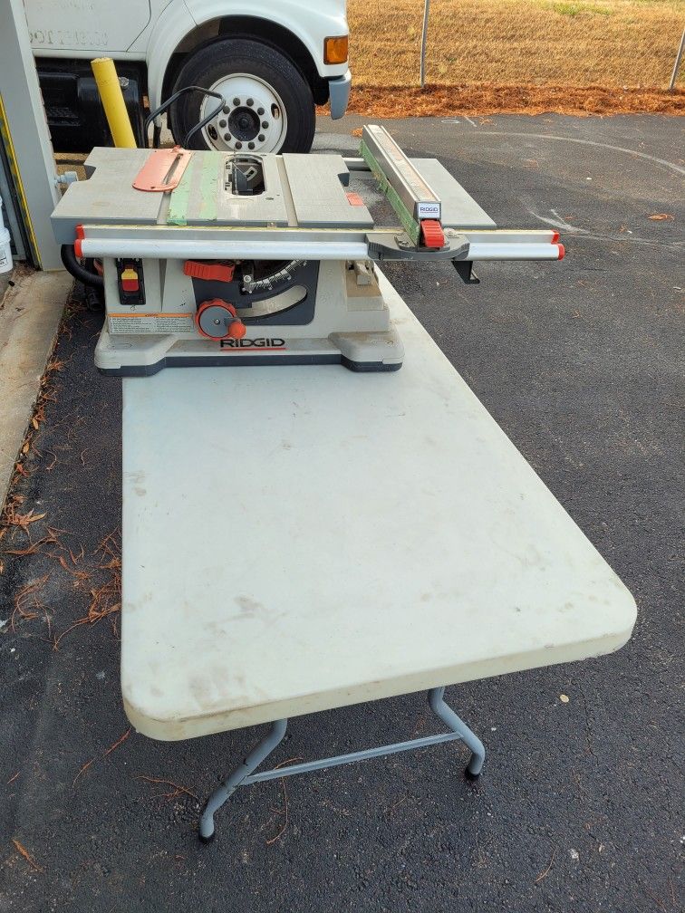 RIDGID Table Saw